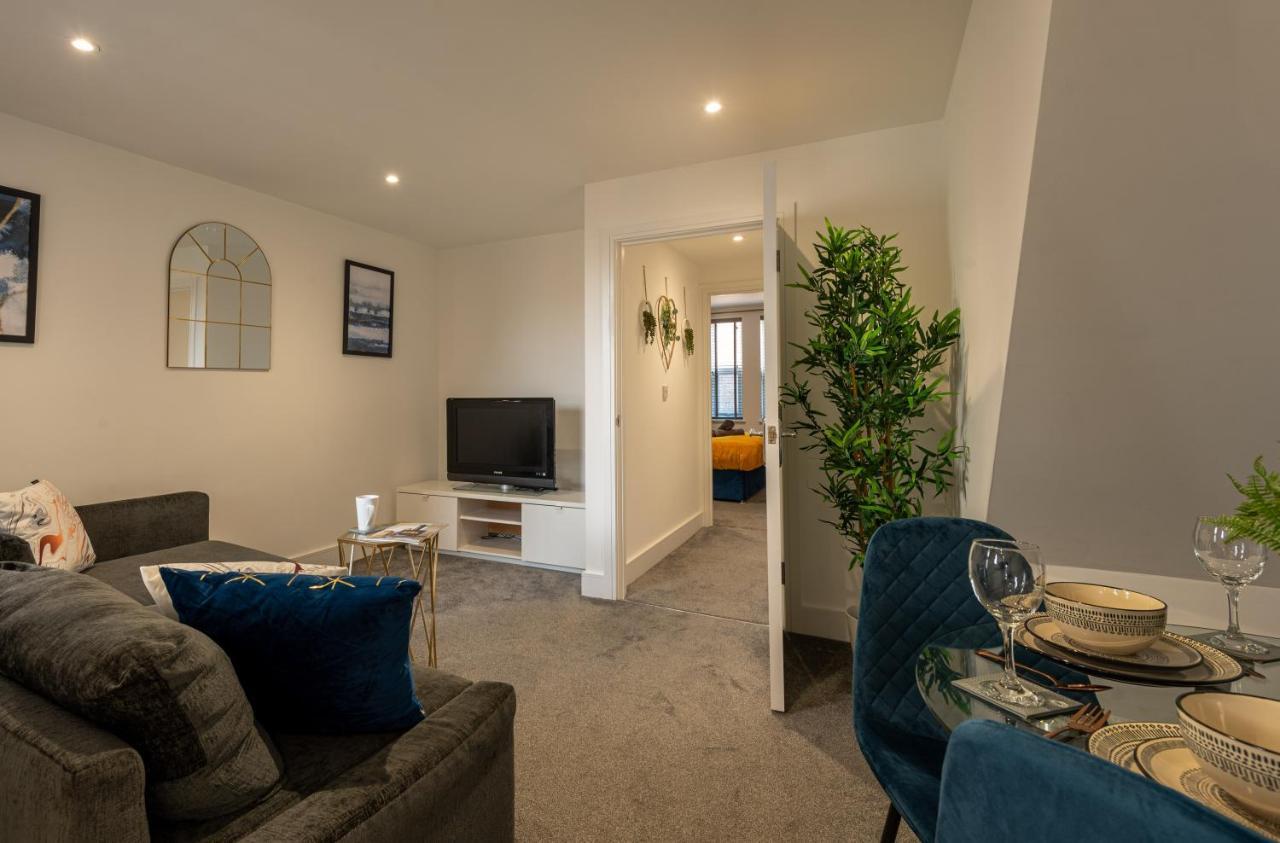1 Bed Central - Free Parking - Long Stay Offer Strood Kültér fotó