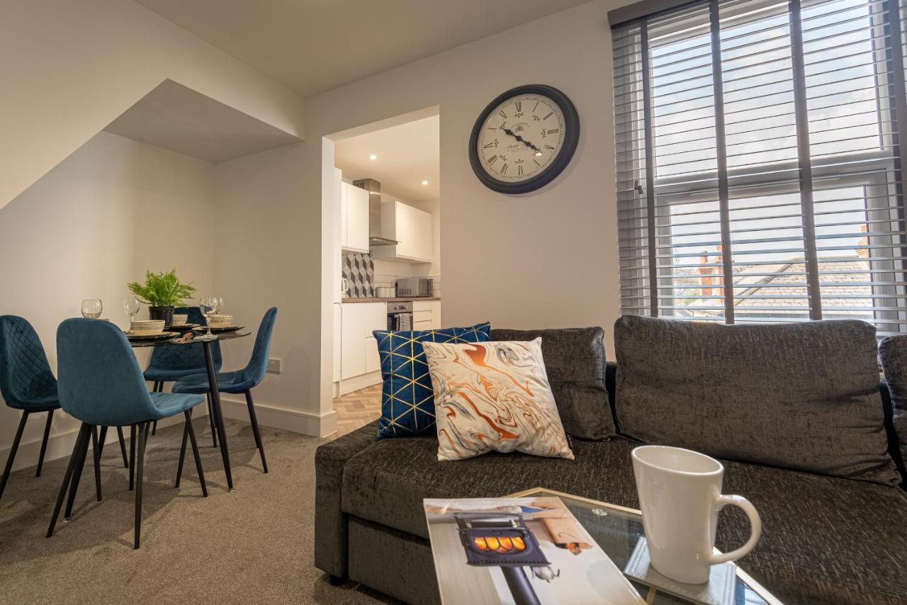 1 Bed Central - Free Parking - Long Stay Offer Strood Kültér fotó